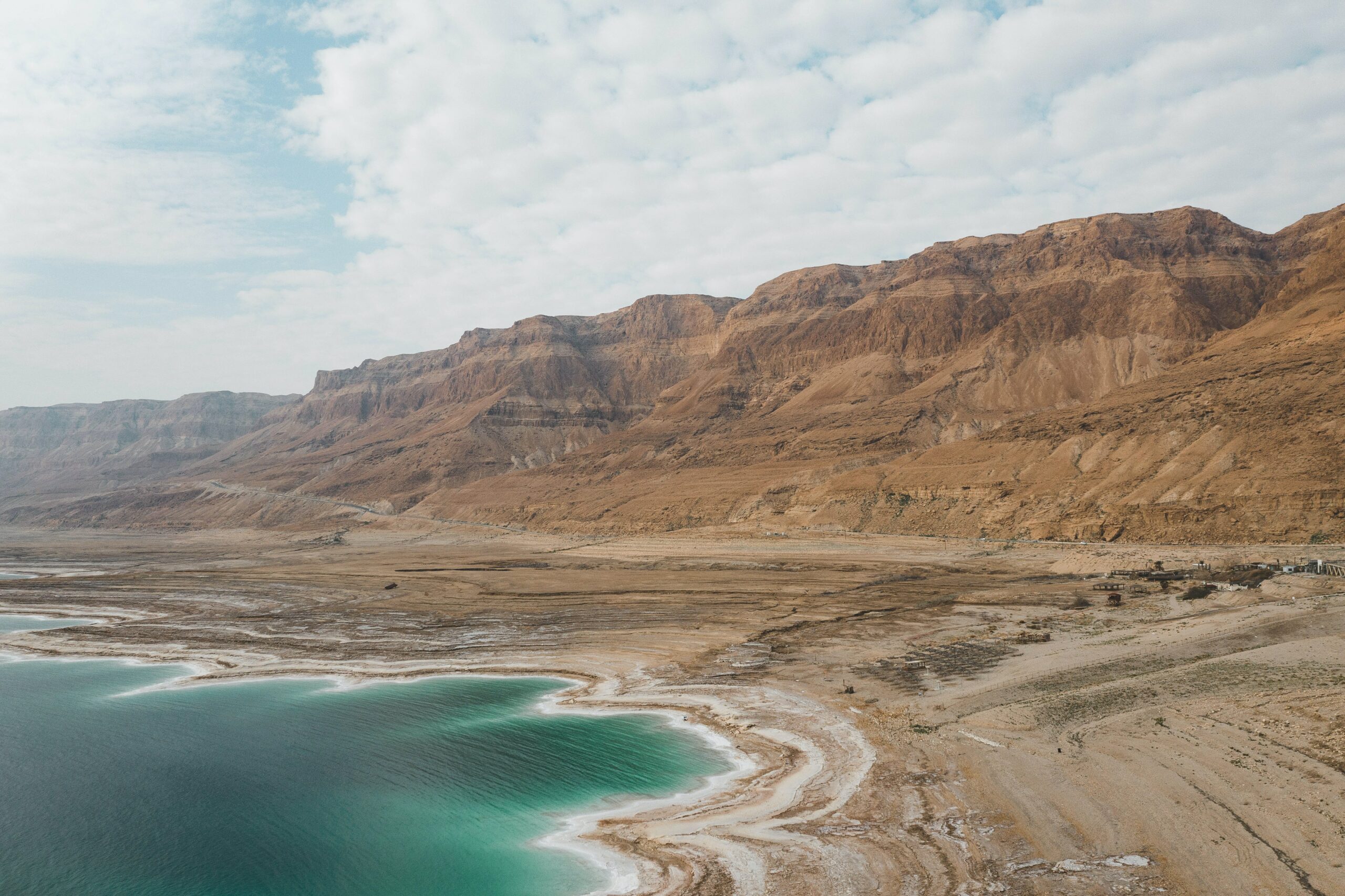 dave-herring-tArR7ys2F3Q-unsplash